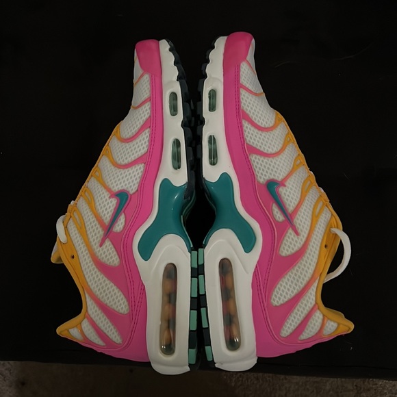 Nike air max plus size 8 color yellow and pink - Picture 6 of 6